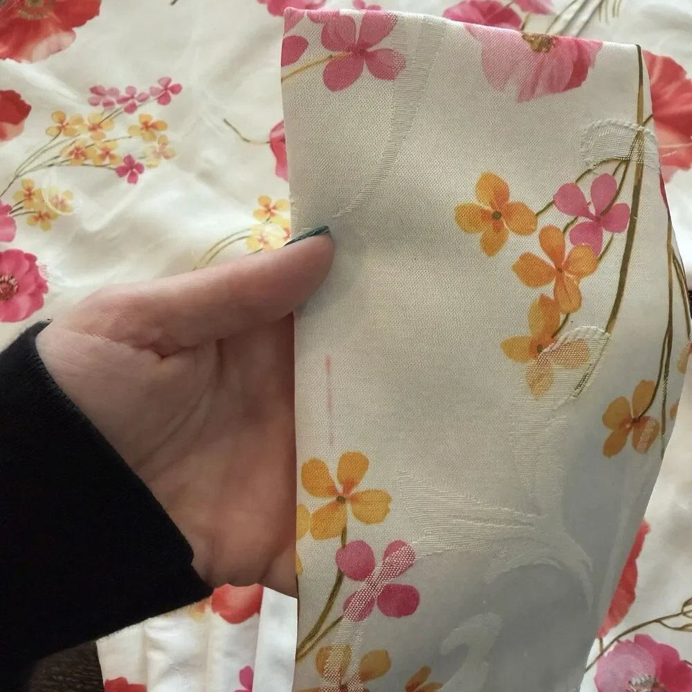 Table Runner & 8 Napkin Set Floral White Red Pink & Yellow Liz Claiborne Spring